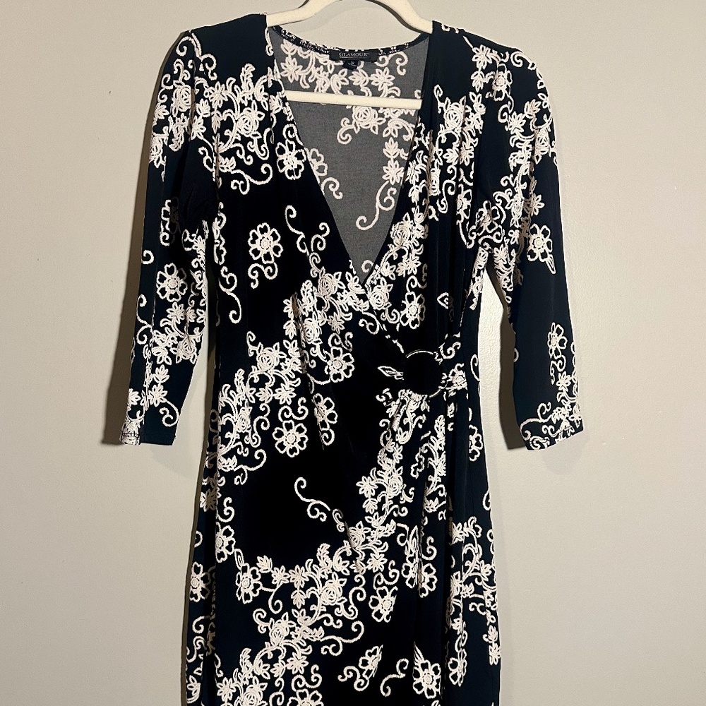 ✨ Glamour Black & White Dress – Size 12 ✨